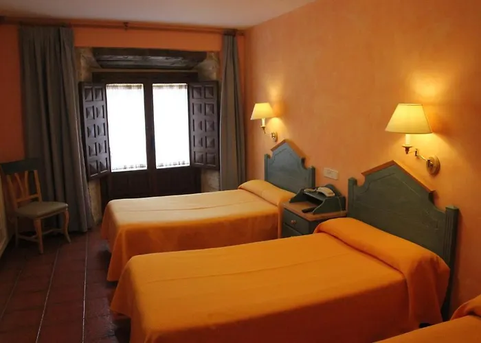 Fray Tomás Hotel 2*